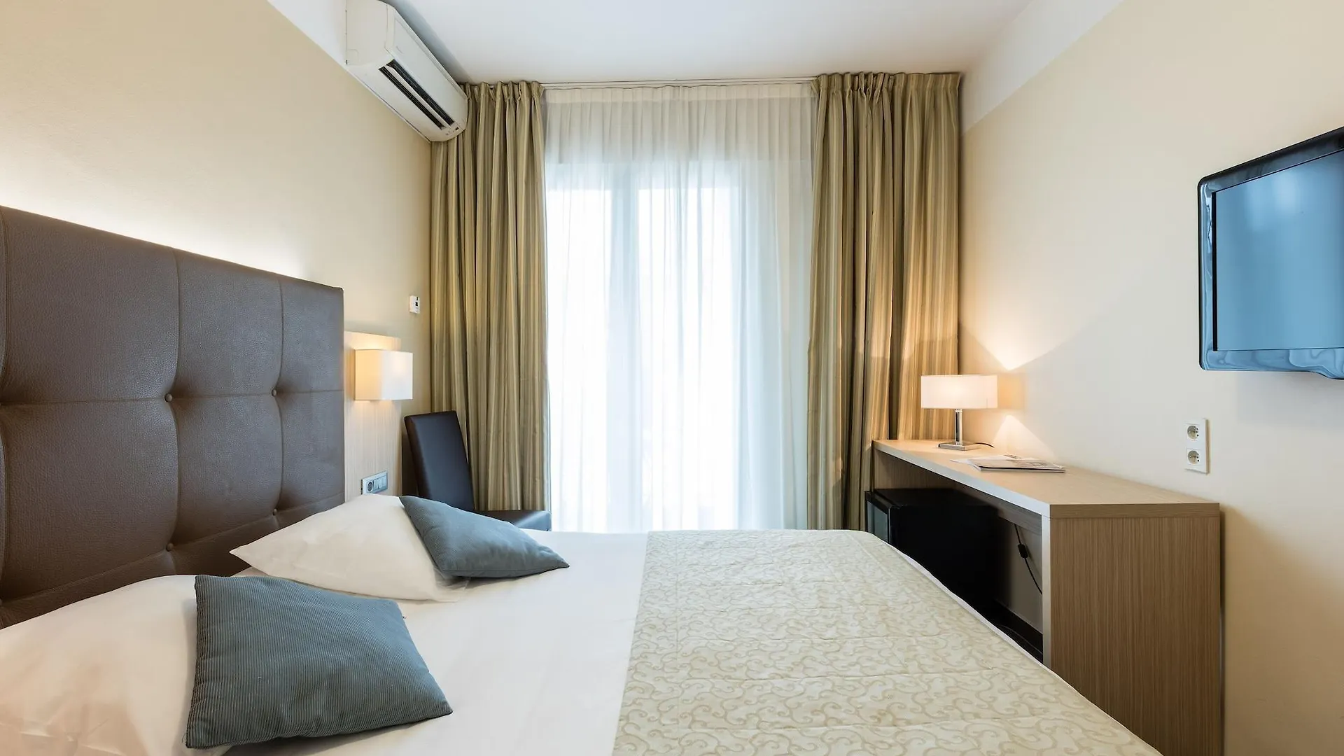 Hotel De La Rotonde Aix En Provence location